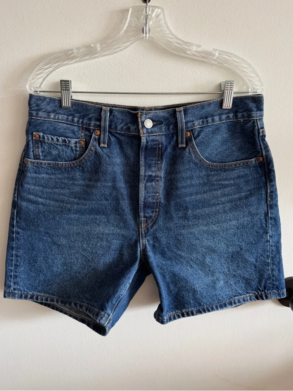 Levi's Women’s 100% Cotton Dark Wash Button Fly Denim Shorts Jorts Size 31 - Picture 4 of 11